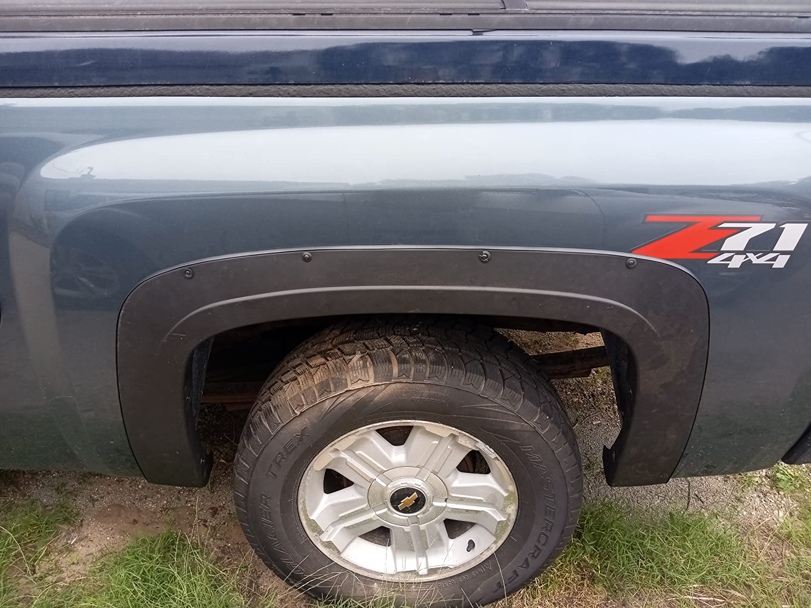 DNA Motoring IF-10018-MBK 4 Pcs OE Style Wheel Fender Flares Compatible with 07-13 Silverado 1500 2500HD 3500HD 6.5 & 8.1Ft Fleetside Models, NOT Fit Dually Models with Crew Cab, Black customer photo 1