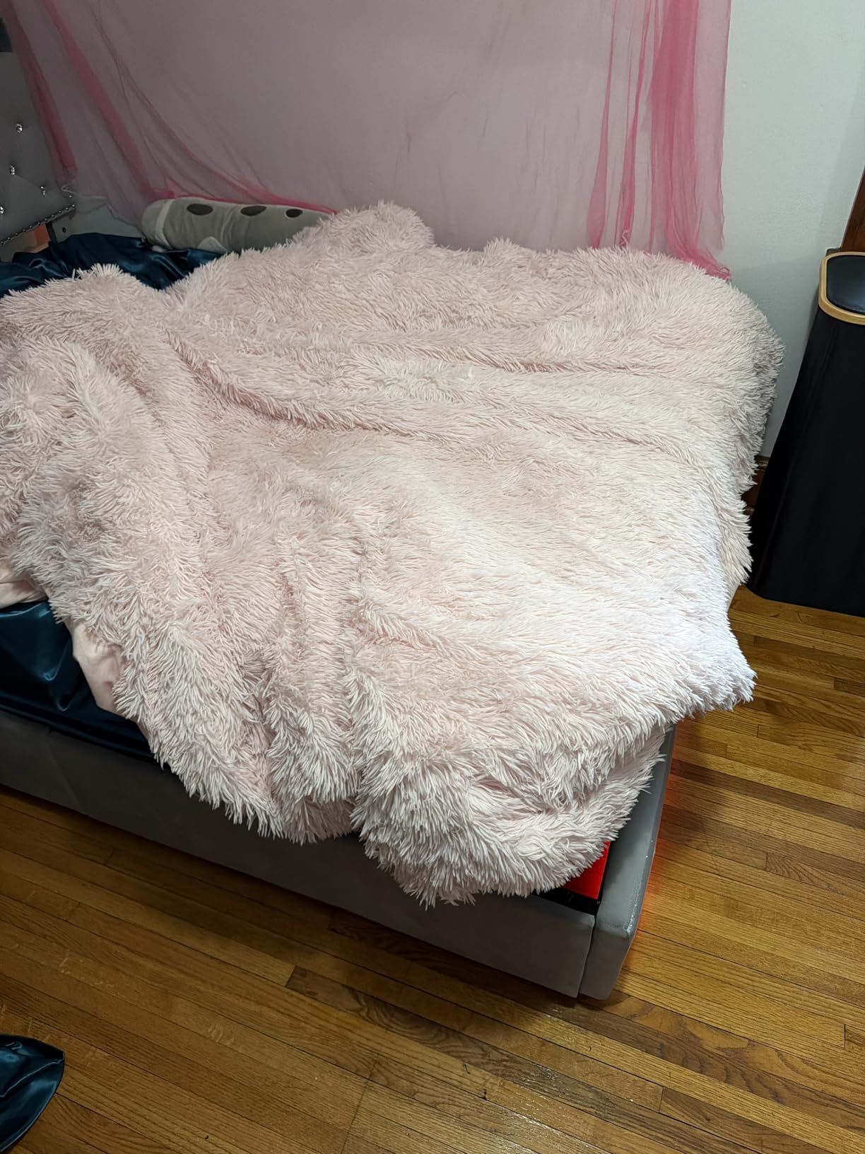 EASELAND Queen Size Down Alternative Comforter - Quilted Duvet Insert for All Seasons, Soft Lightweight with Corner Tabs, Summer Winter Warm Bedding, White 88x88 Inches customer photo 1