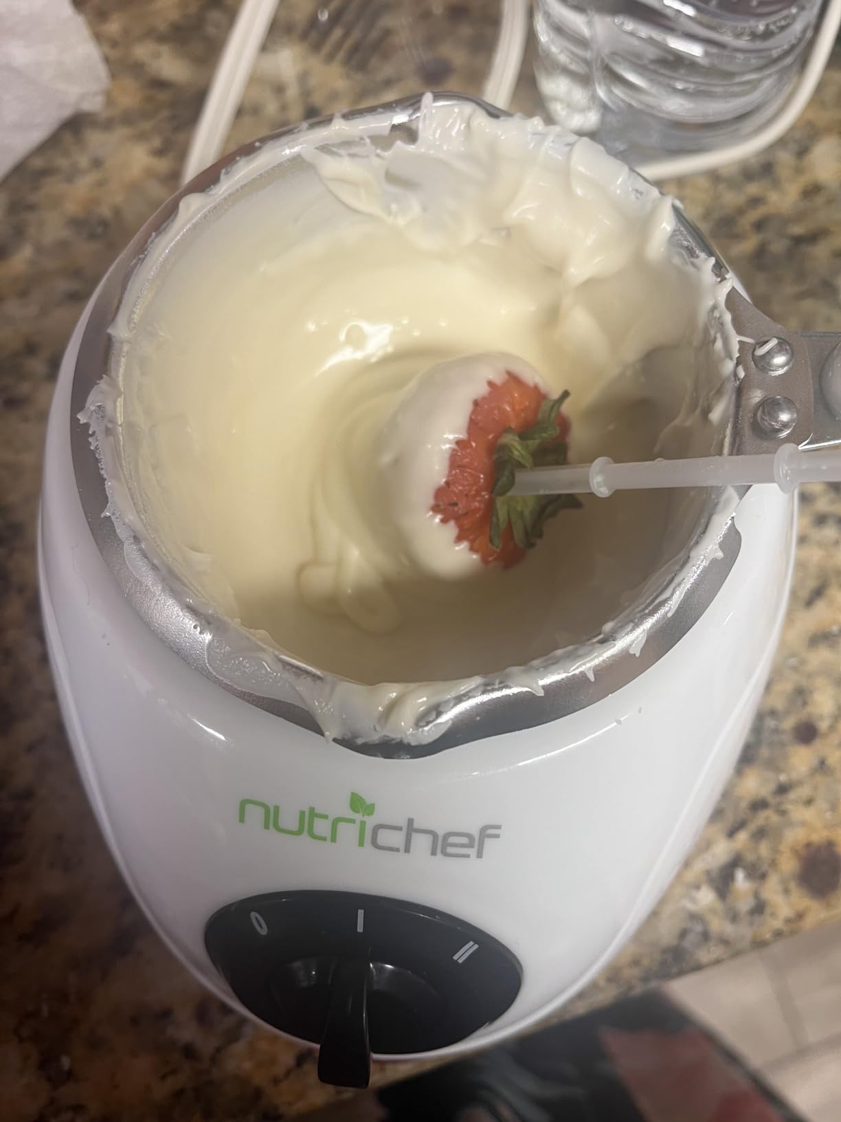 NutriChef Electric Fondue Pot | 25W Chocolate Melting Warmer | 8.8 Oz Capacity | Keep Warm Dipping Function & Removable Pot | Perfect for Melting Chocolate, Butter & Cheese | White customer photo 1