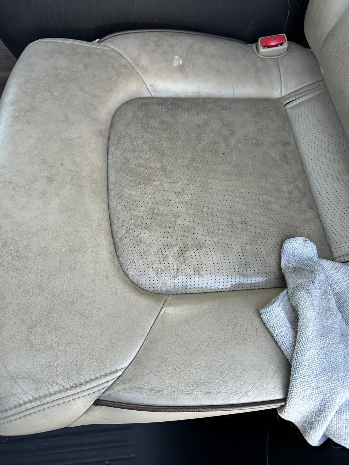Chemical Guys, 9-Piece Leather Cleaner & Conditioner Kit for Car Interiors | Cleans then conditions seats, furniture, jackets and boots, brushes and towels included for many leather types customer photo 2