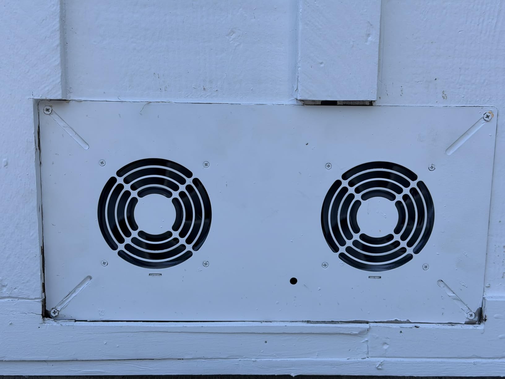 AC Infinity AIRTITAN T8, Crawlspace Basement Ventilator Exhaust Fan | Temperature Humidity Controller, WiFi App, 10-Speed EC Motor, IP-55 Rated, Crawl Space, Basement, Garage, Attic, Grow Rooms customer photo 1