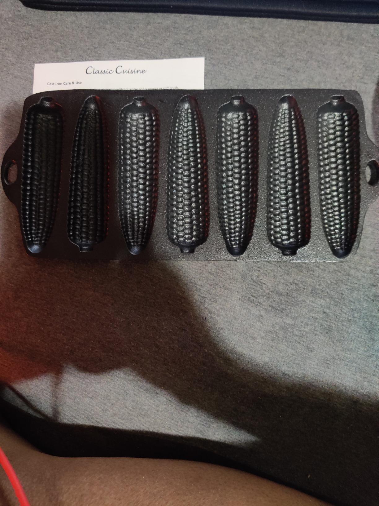 Cast Iron Cornbread Pan-Pre-Seasoned Bakeware with 7 Corncob Sticks by Classic Cuisine customer photo 2