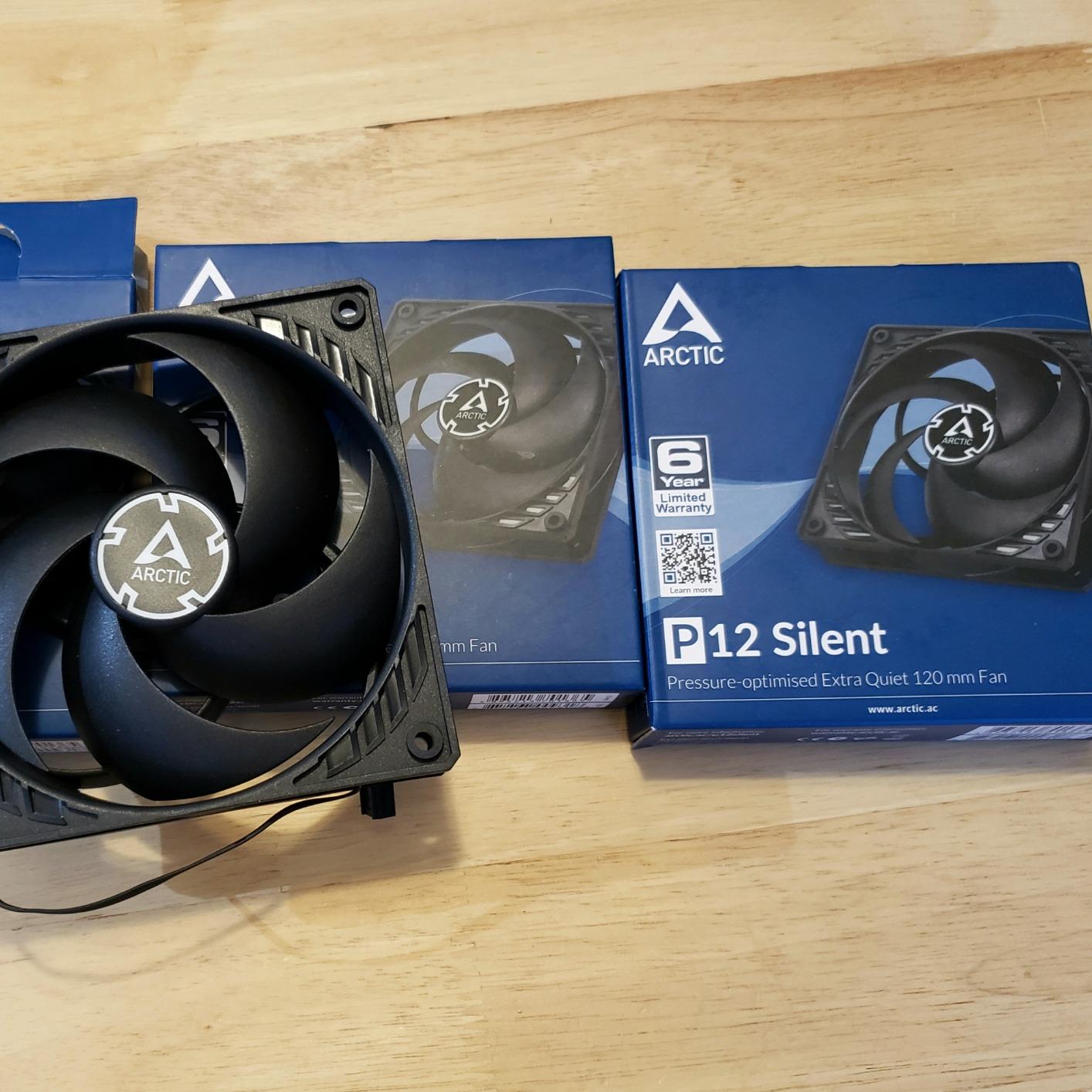ARCTIC P12 Silent - PC Fan, 120 mm Fan, PC Case Fan, Pressure-optimised customer photo 2