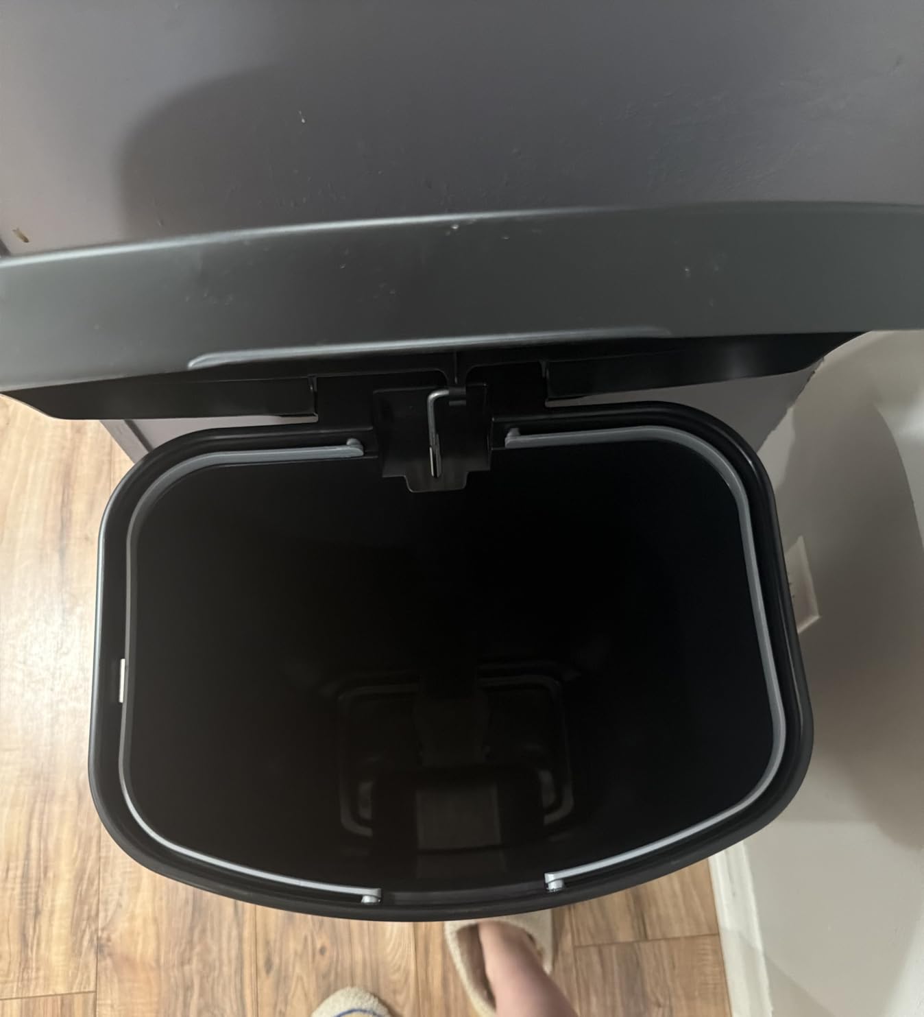 Glad Kitchen Trash Can with Lid, Foot Pedal and Garbage Bag Rings, 13 Gal, Black customer photo 1