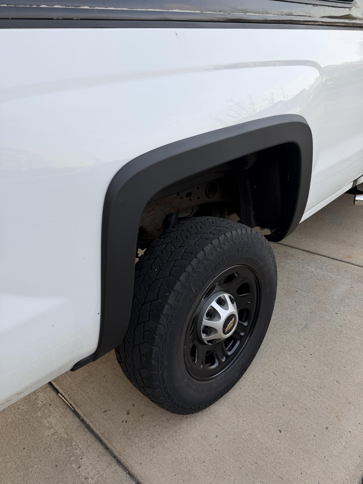 Tyger Auto Fender Flare Compatible with 2014-2018 Chevy Silverado 1500; 2015-2019 2500 3500HD 6.5' & 8' Bed, Fine-Textured Black Paintable Factory Style 6pc | TG-FF6C4368 customer photo 1