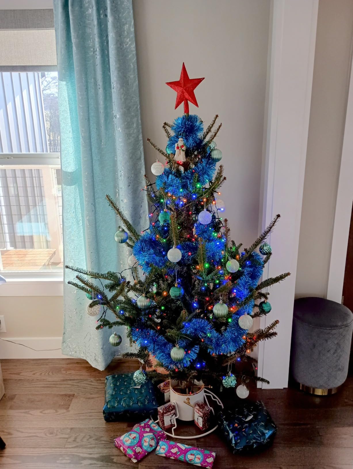Yard Butler Santa's Helper Christmas Tree Stand - Heavy-Duty Stand - Metal Stand Base for Live Christmas Tree - Durable & Weighted Base - For 3-6' Trees customer photo 2