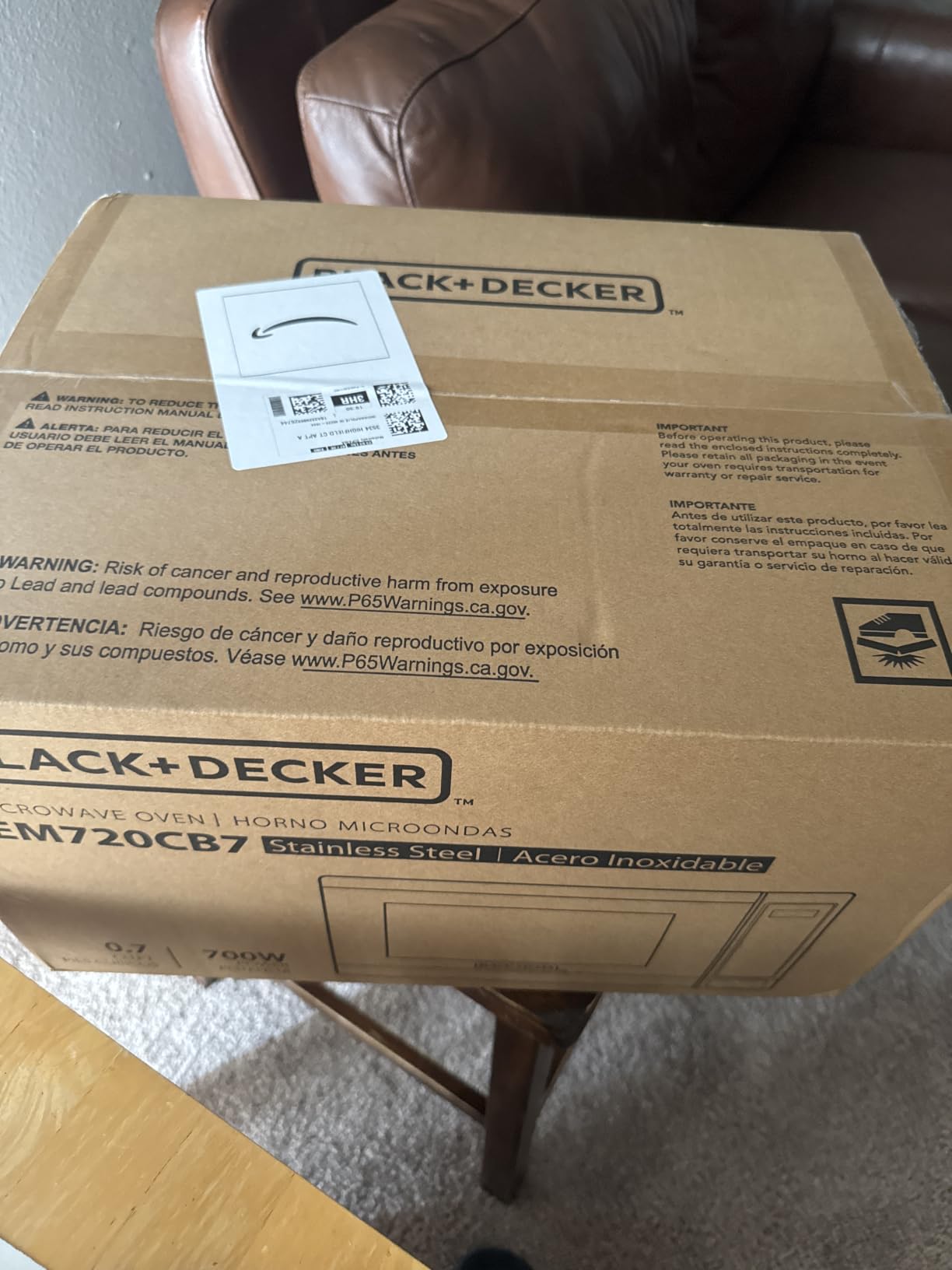 BLACK+DECKER Countertop Microwave Oven, 0.7 Cu.Ft, 700W, Stainless Steel | Digital Controls, Push-Button Door, Child Safety Lock, 10 Power Levels, Removable Turntable customer photo 1