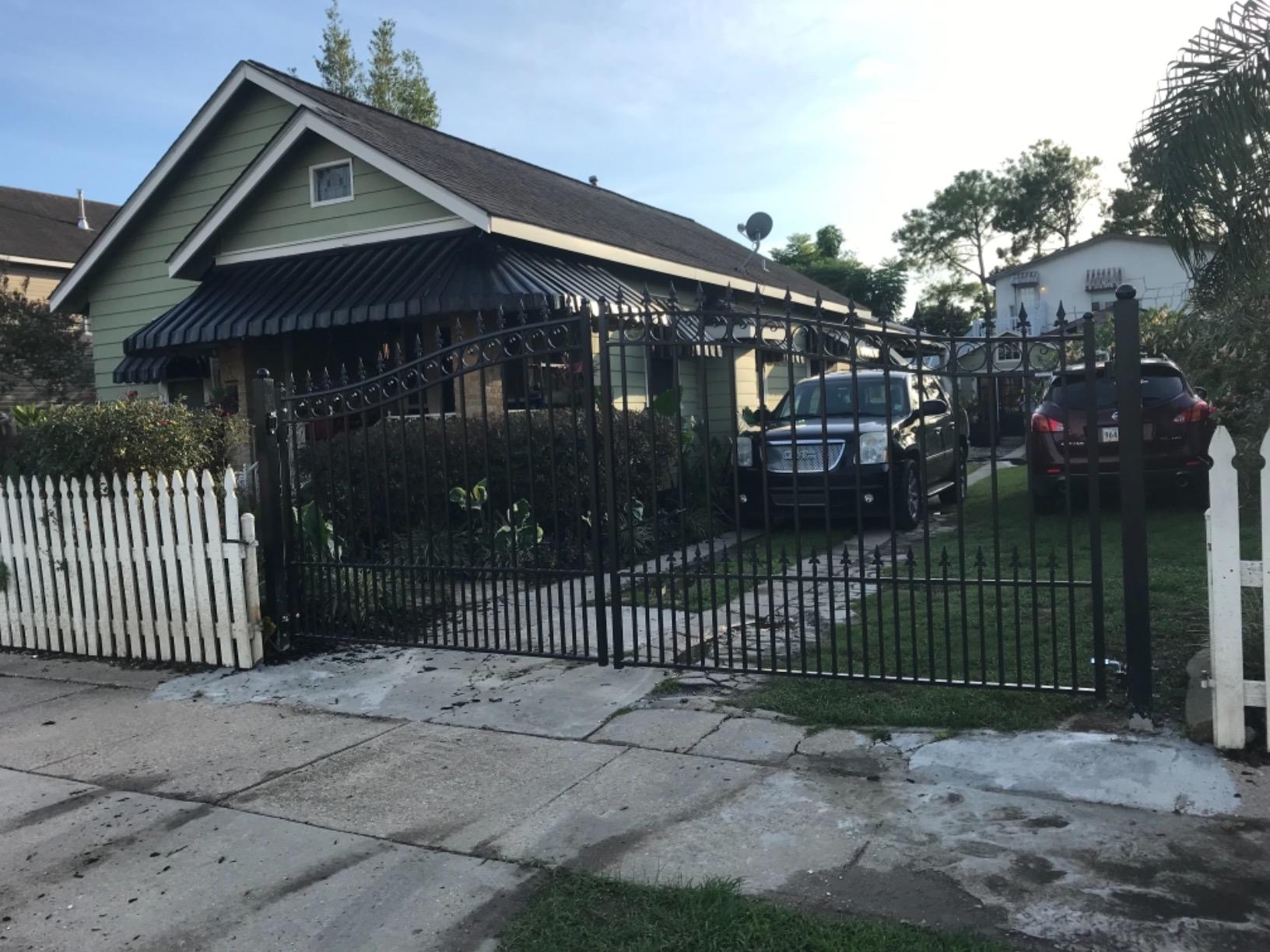 ALEKO Dual Swing Driveway Gate (14x6 Paris) DG14PARD | Anti-Rust Galvanized Steel, Outdoor Fence Security Barrier customer photo 1
