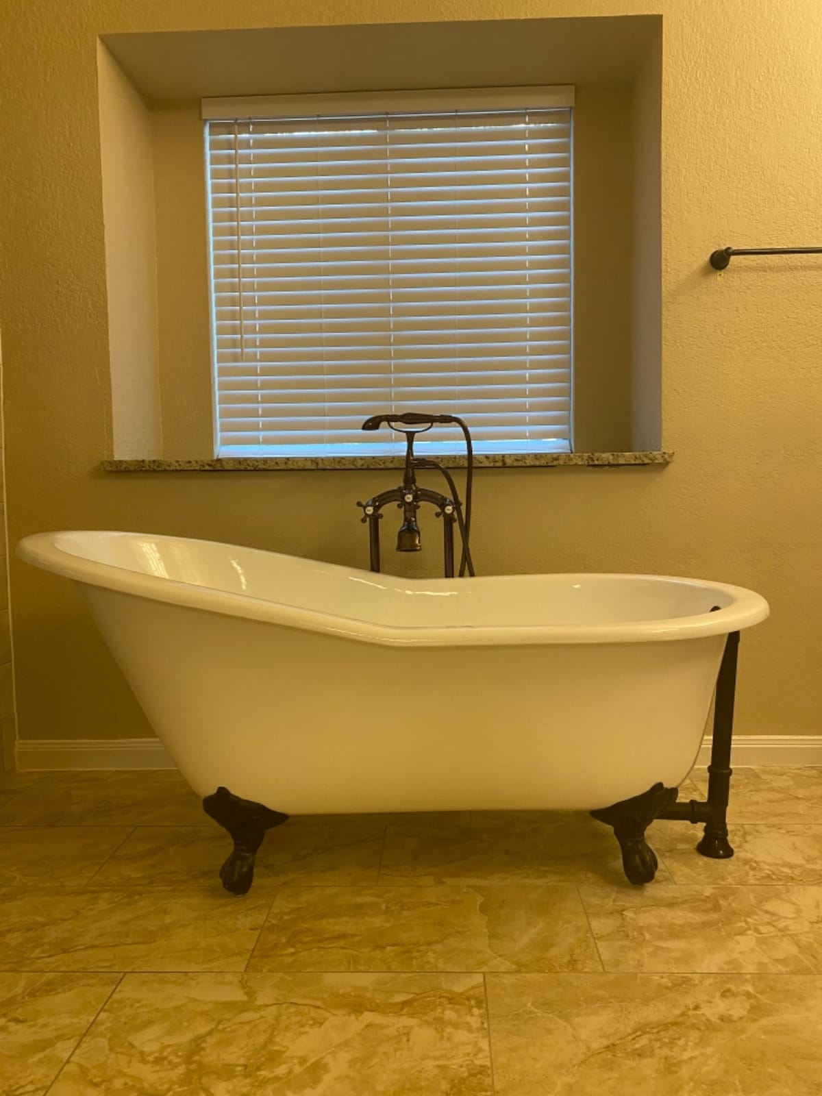 Vintage Tub & Bath Mila 61 Inch Vintage Cast Iron Slipper Clawfoot Tub - No Faucet Drillings customer photo 1