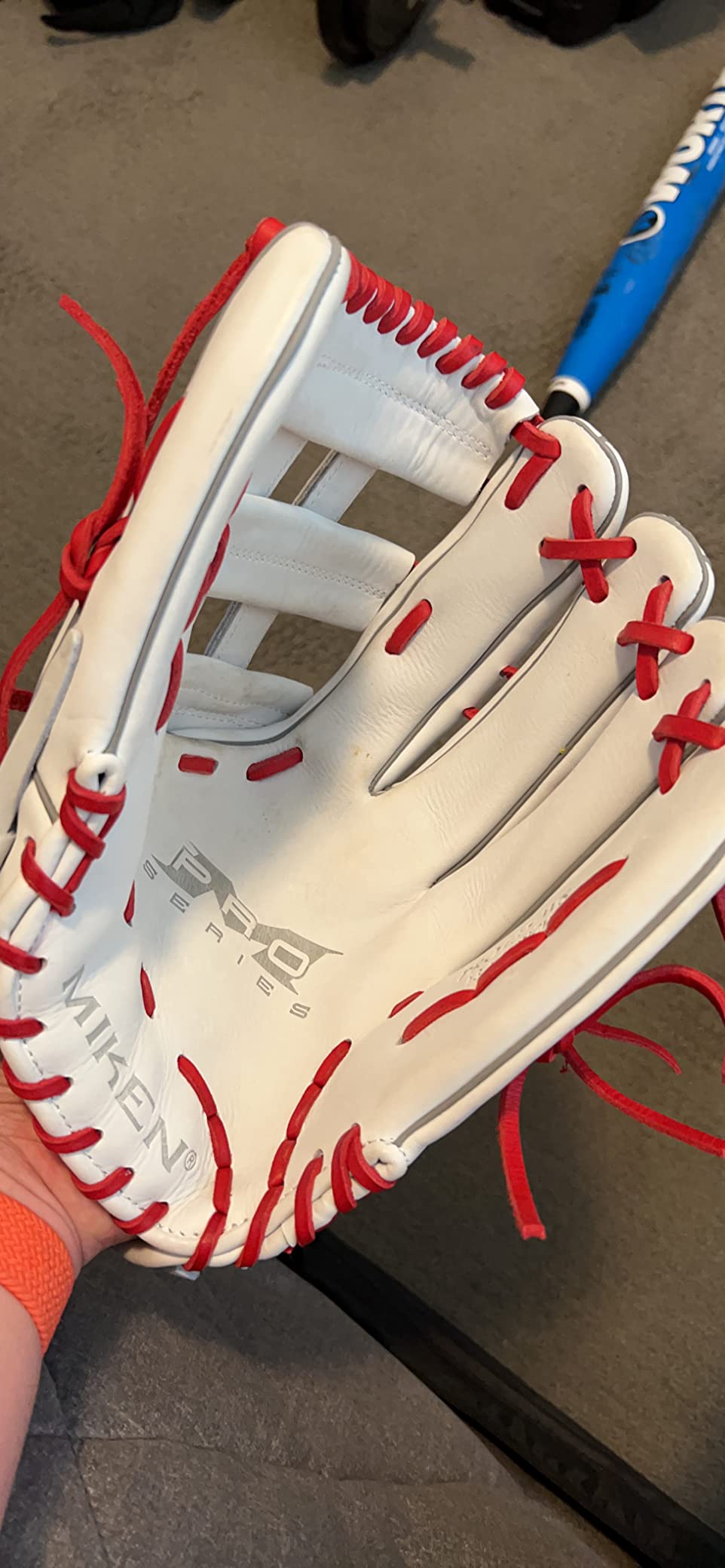 Miken Pro Series Slowpitch Softball Glove, 13 inch customer photo 1