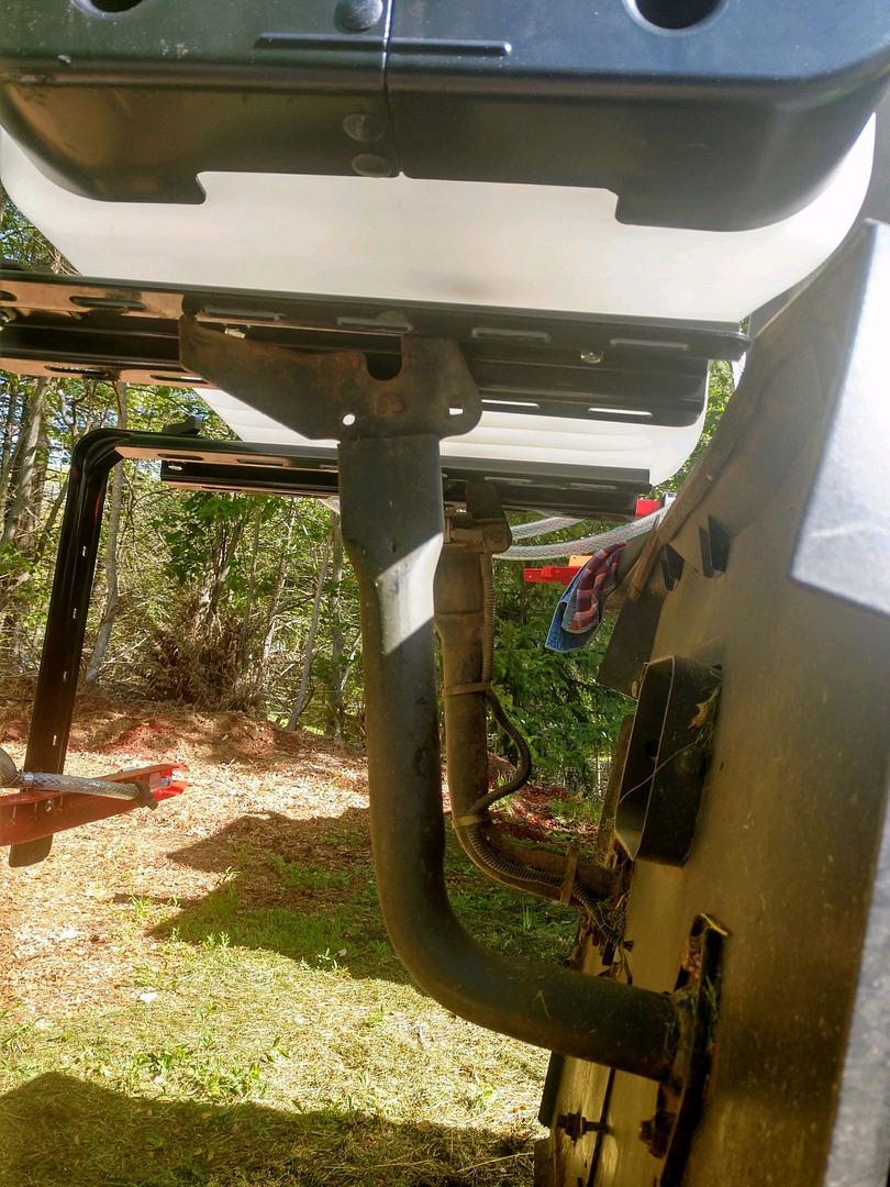 NorthStar 12V Sprayer Pump, 16-Gallon, 2.2 GPM, 12V, 70 PSI, 2-Nozzle Boom customer photo 1