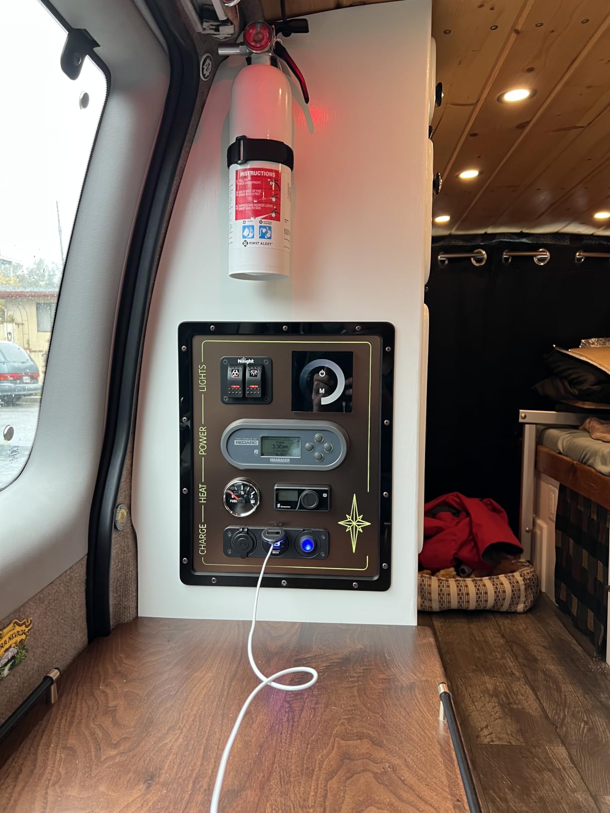 REDARC Manager30 30A Battery Management System, 12V DC to DC Charger with AC and Solar Input, MPPT Regulator, for Lithium, AGM, Gel, Calcium, Lead Acid Batteries, Smart Power for RV, Camper customer photo 2