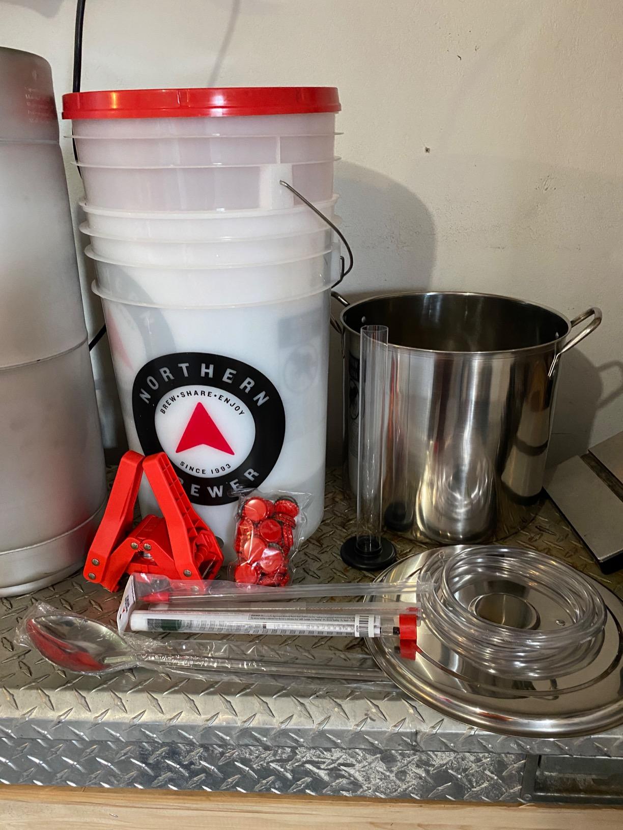 Northern Brewer Homebrewing Starter Kit, Block Party Amber, 5 Gal customer photo 1