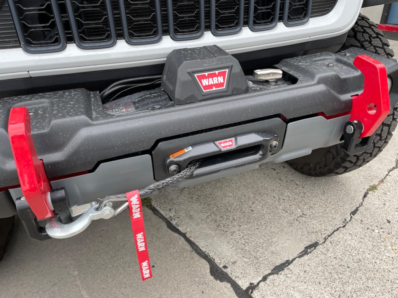 WARN VR EVO 10-S Electric 12V Winch - 10,000 lb Pull Capacity, Synthetic Rope, IP68 Waterproof, High-Performance Off-Road Recovery Winch for Trucks, Jeeps, and SUVs customer photo 1