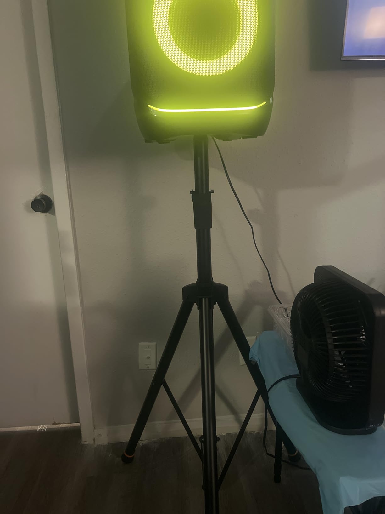 JBL Bags Standard Speaker Stand Set with Adjustable Height and Dual Diameter Pole, Includes (2) Speaker Stands and Carry Bag (JBLSPKSTMASET) customer photo 2