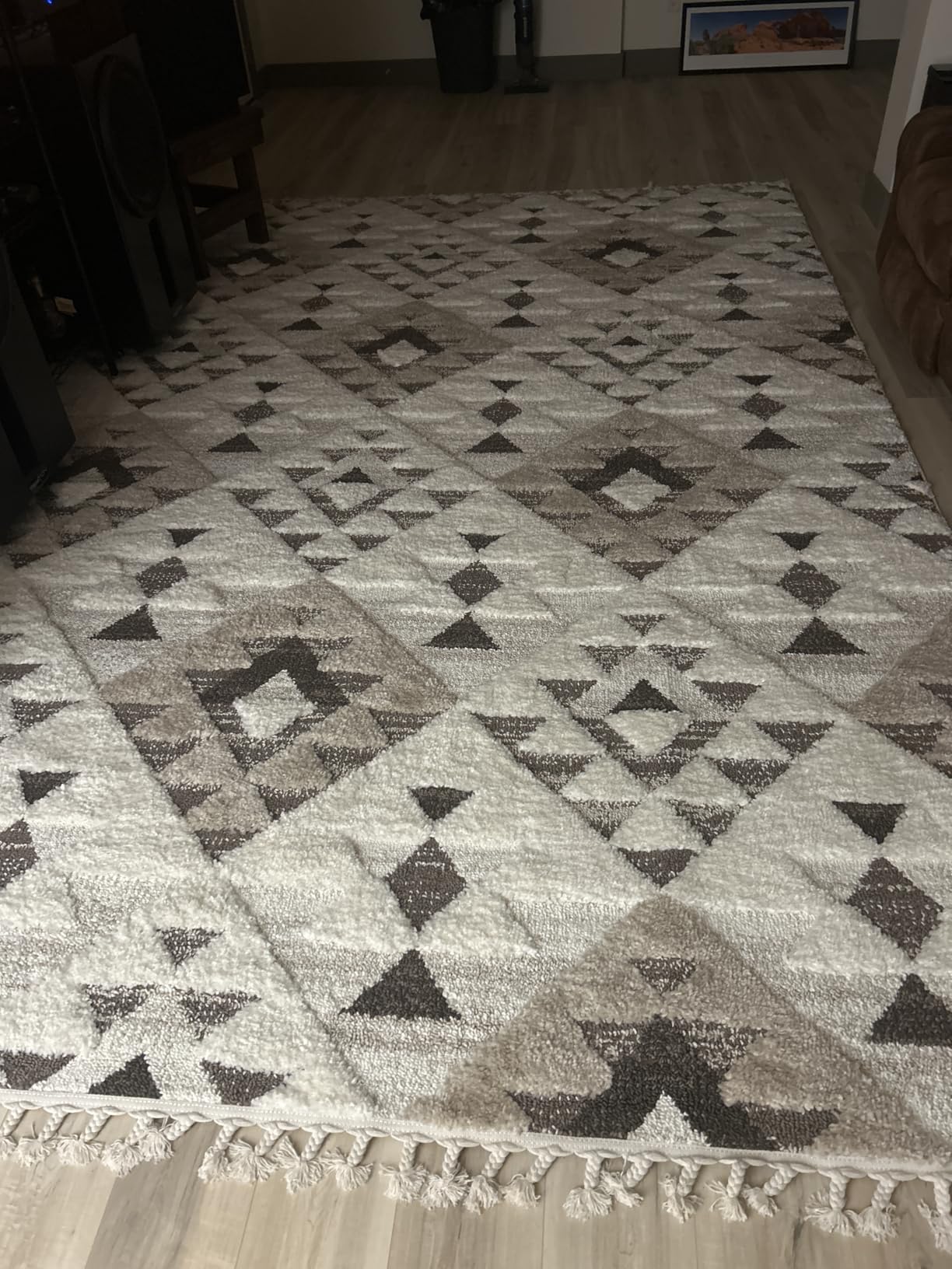 SAFAVIEH Area Rug 8x10 - Moroccan Tassel Shag Collection - Large - Ivory & Brown, Non-Shedding & Easy to Clean, Plush High-Low Texture, Ideal for Living Room, Bedroom, Dining Space (MTS688A) customer photo 2