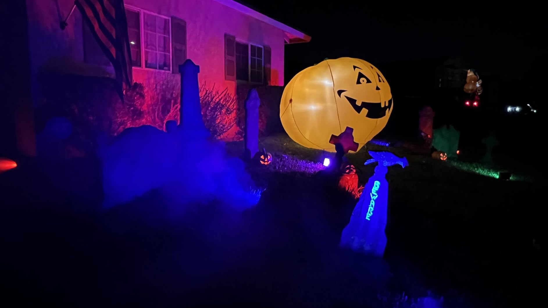 ATDAWN Halloween Fog Machine, Professional Wireless Remote Control Portable Smoke Machine for Holidays Parties Weddings - Quick Generation of Huge Fog 1500 CFM, with Fuse Protection - Metal Black customer photo 1