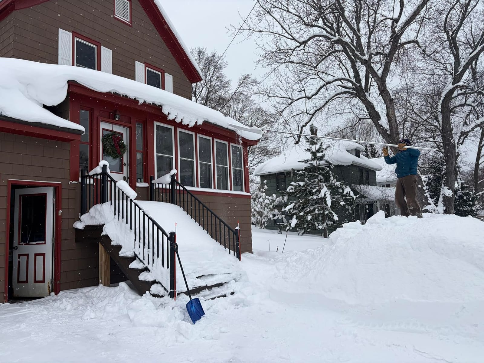 SNOWPEELER Premium Roof Rake for Snow Removal - 30 ft. Snow Removal Tool - Snow Rake for House Roof - Telescopic Heavy Duty Snow Shovel for Rooftop customer photo 2