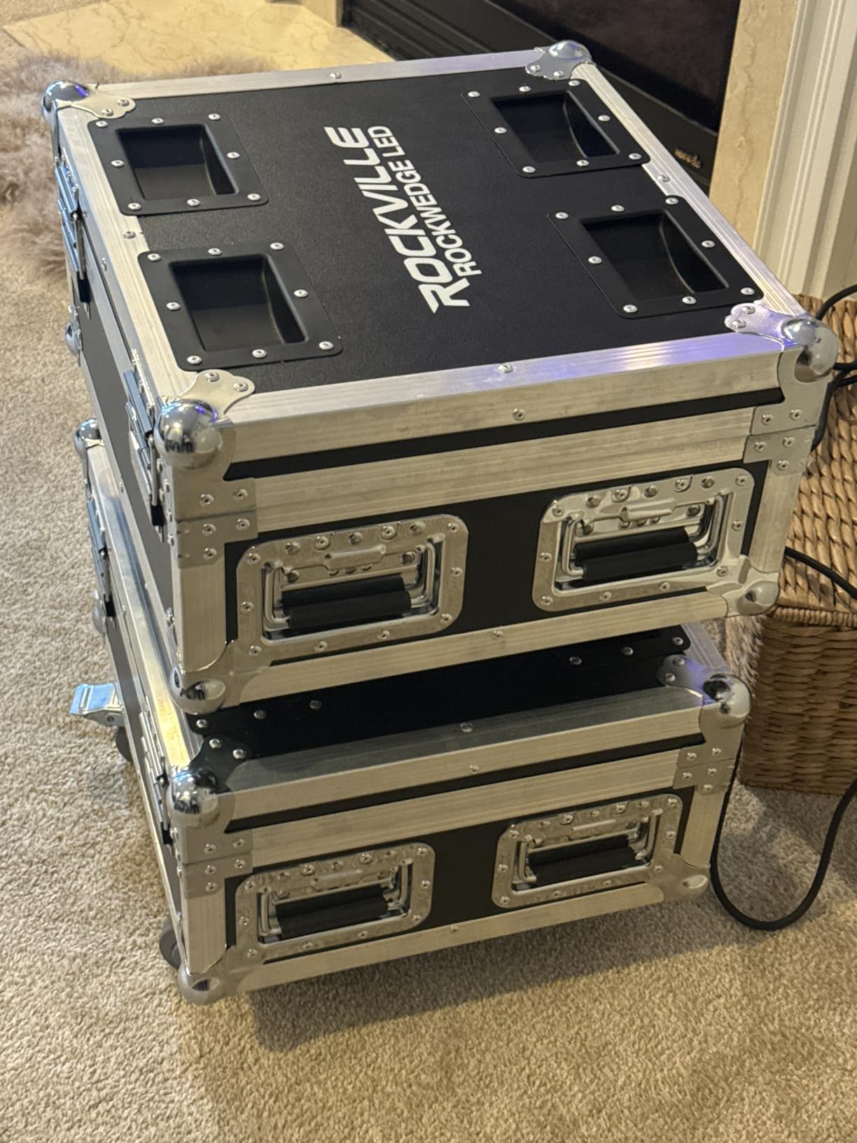 Rockville ROCKWEDGE Package White (6) Battery Wireless Par Lights with Charging Case, 6-in-1 RGBWA+UV, 7500mAh Battery, DMX Control, 6500 Lux Brightness, for DJs and Event Planners customer photo 1