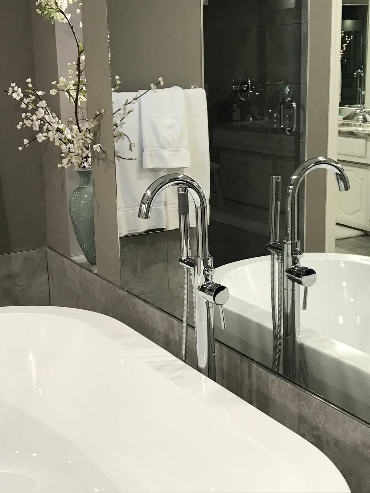 Woodbridge F0002 CH Freestanding Tub Filler Bathtub Chrome Floor Mount Brass Bathroom Faucets with Hand Shower customer photo 1