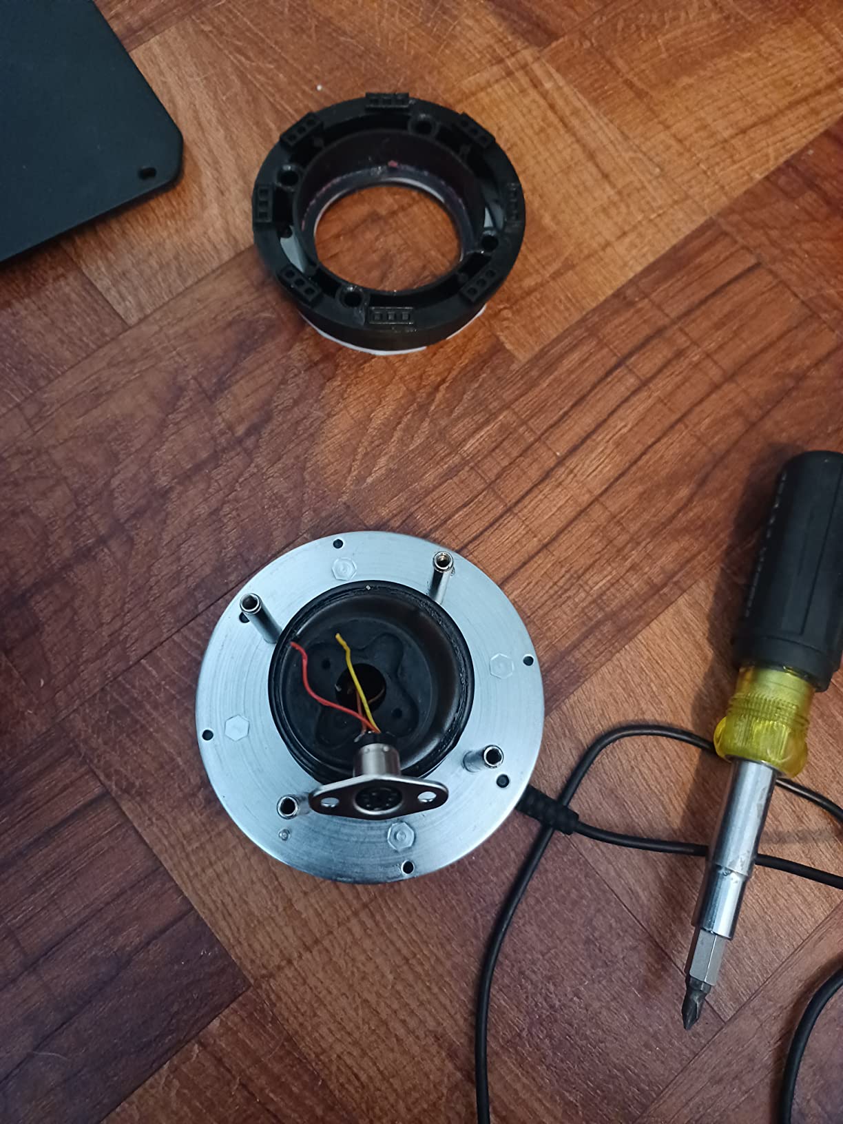 Thrustmaster HOTAS Magnetic Precision Flight Stick Base - PC | H.E.A.R.T 3D sensors, detachable metal plate, desk or cockpit ready, fits Warthog, Sol-R, Viper & Hornet grips customer photo 1