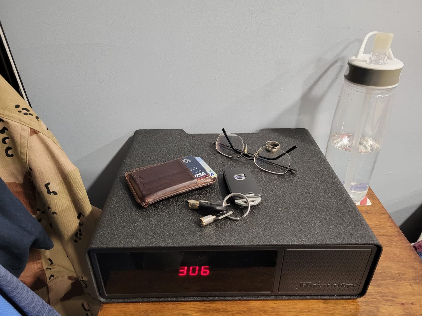 Hornady Rapid Safe Night Guard - Nightstand Gun Safe with RFID Reader, Clock, USB Ports - RFID Safe for Fast, Multiple Method Entry - Includes Rapid Safe, 3 Methods of Entry and Security Cable customer photo 1