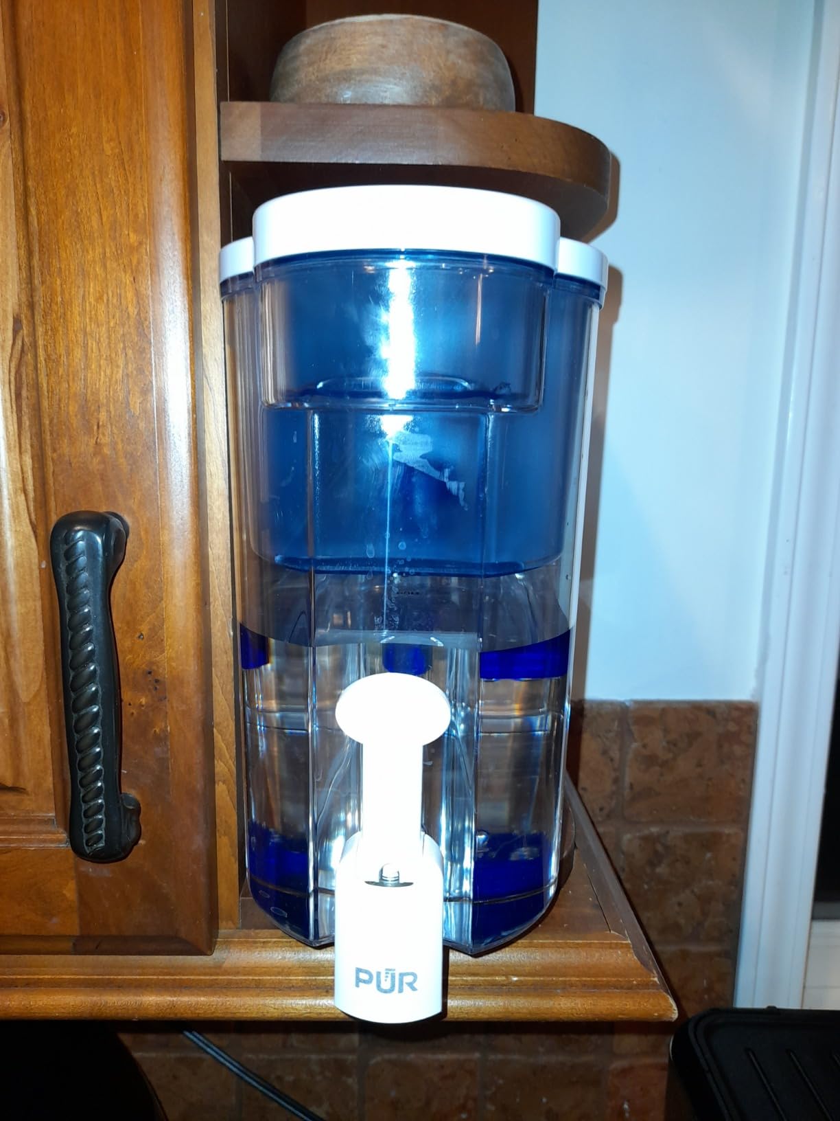 PUR 30-Cup Countertop Water Filter Dispenser, White/Blue, DS1800Z | 2-in-1 filtration, includes cartridge, lasts 40 gallons or 2 months, dishwasher safe customer photo 1