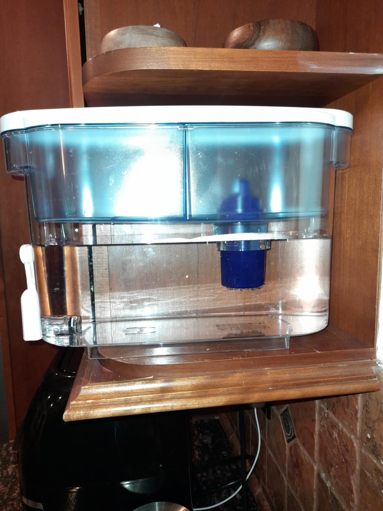 PUR 30-Cup Countertop Water Filter Dispenser, White/Blue, DS1800Z | 2-in-1 filtration, includes cartridge, lasts 40 gallons or 2 months, dishwasher safe customer photo 2