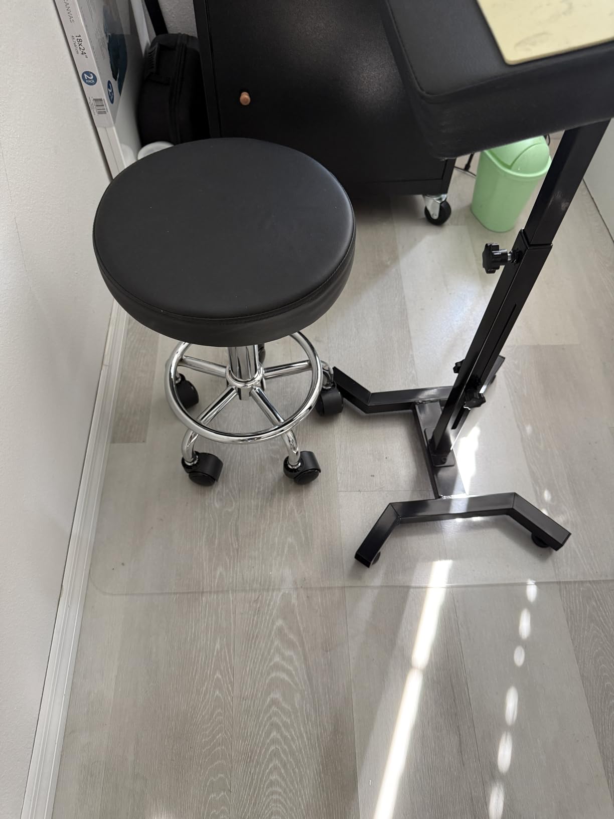 KKTONER PU Leather Round Rolling Stool with Foot Rest Swivel Height Adjustment Spa Drafting Salon Tattoo Work Office Massage Stools Task Chair Small (Black) customer photo 1