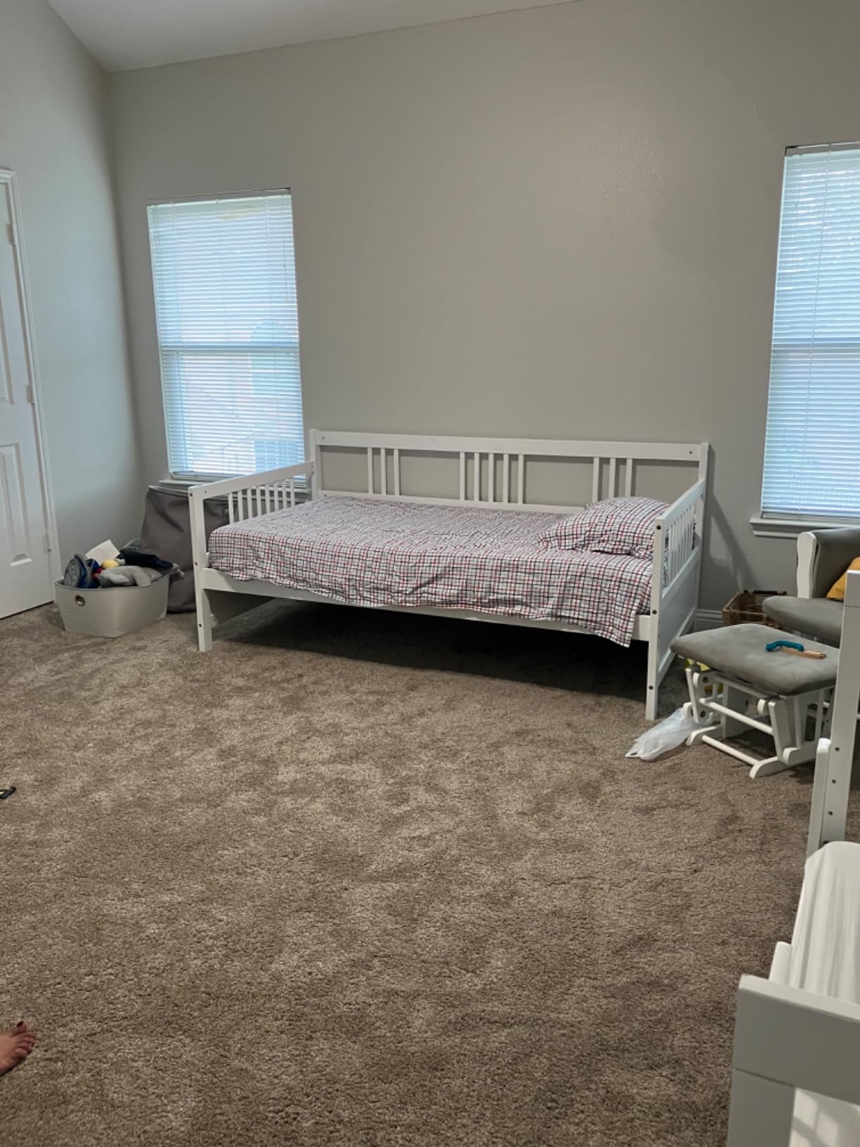 Giantex Twin Daybed Frame, Wooden Sofa Bed Guest Bed with Rails & Wood Slat Support, Dual-use Twin Size Platform Bed Frame for Living Room Bedroom, No Box Spring Needed, White customer photo 1