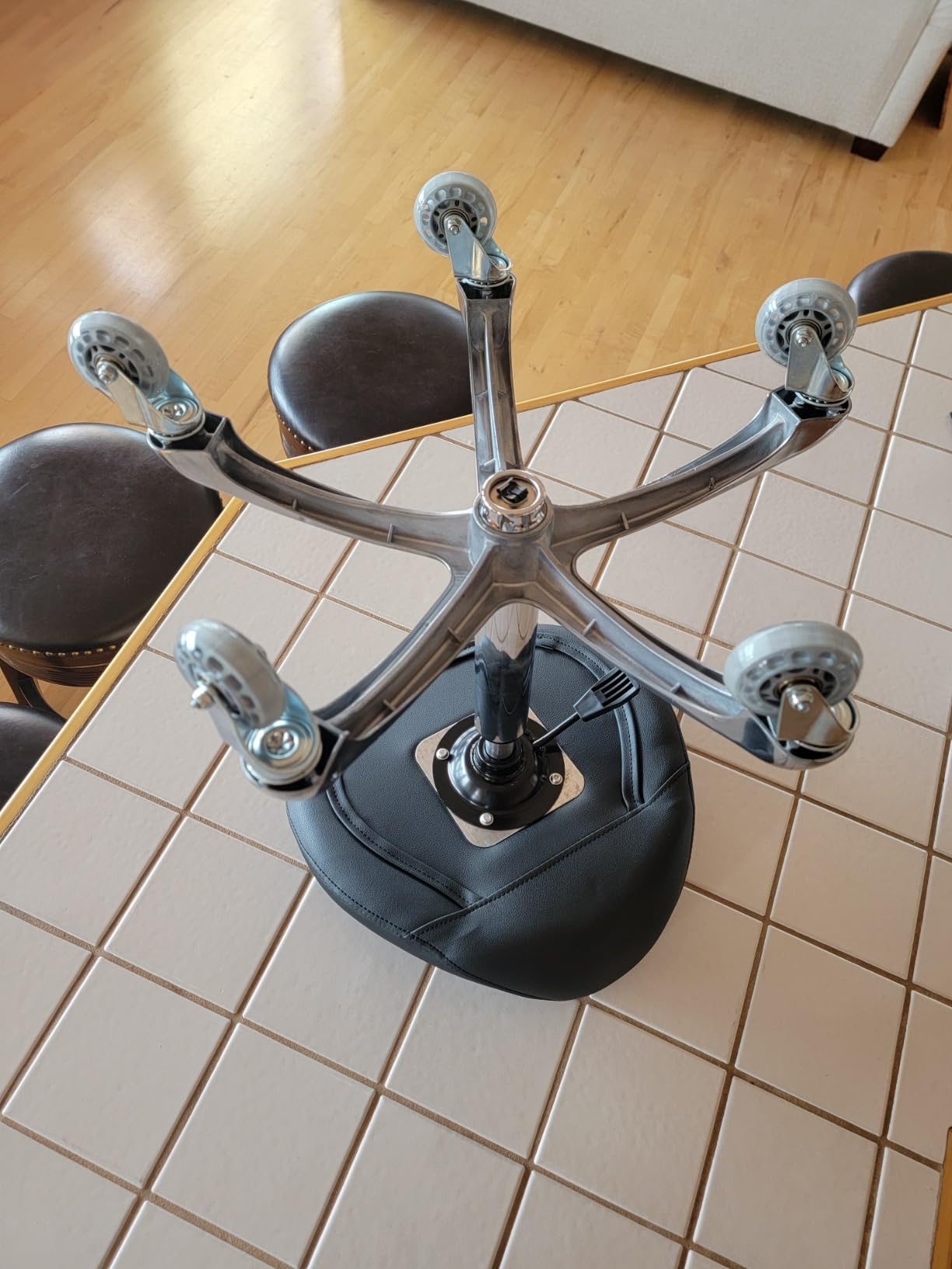 Professional Saddle Stool with Wheels Ergonomic Swivel Rolling Height Adjustable for Clinic Dentist Beauty Salon Tattoo Home Office (Black) customer photo 2