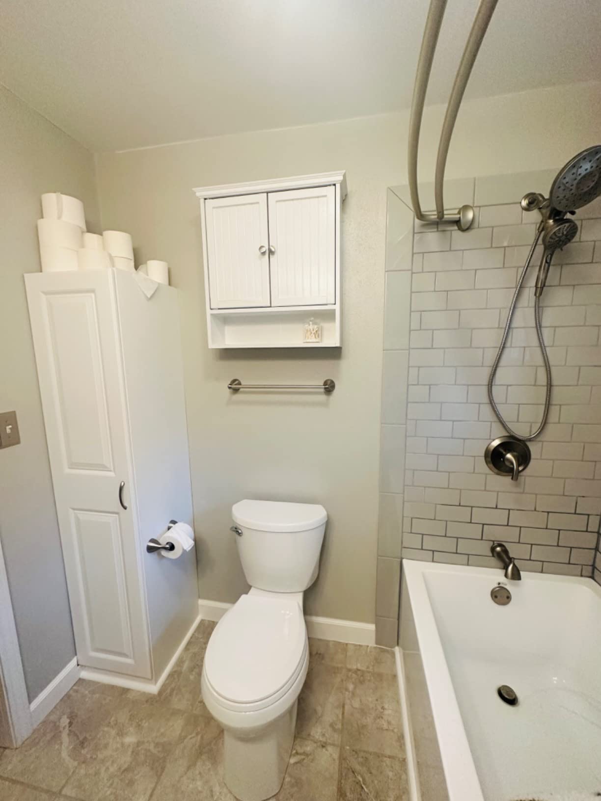 Fine Fixtures Acrylic, Fiberglass Alcove Soaking Bathtub with Integral Apron Front in Glossy White - Right Hand Drain, 60