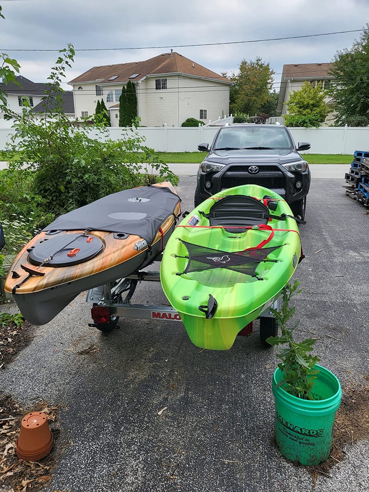 Malone MPG586XV EcoLight 2 Kayak Trailer with 2 V-Rack Kayak Carriers | 14' / 400 lbs Capacity | Fully Submersible | Marine Grade Galvanized Steel Construction customer photo 1