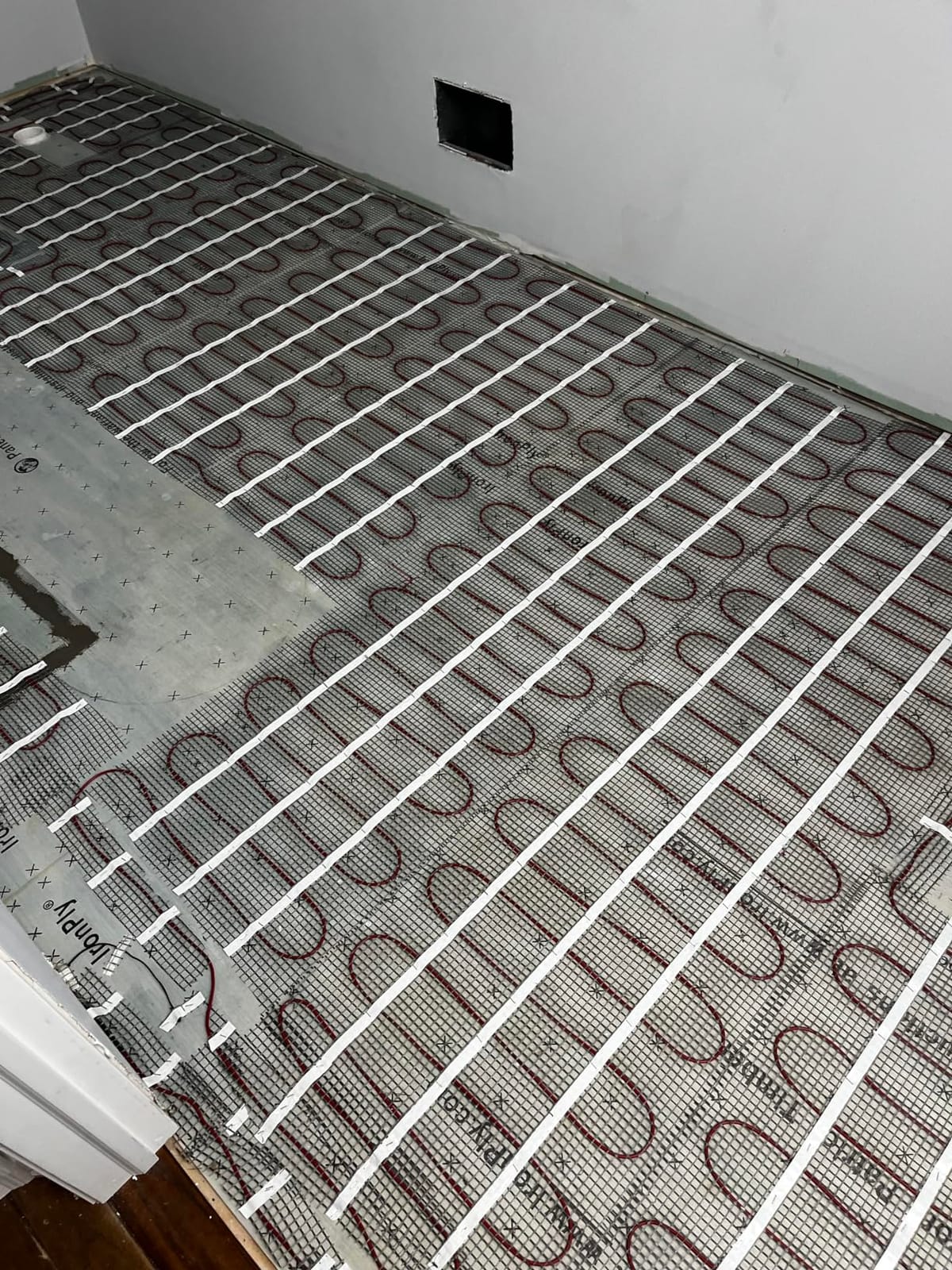 LuxHeat 70 sqft Radiant Floor Heating System w/Touch Prog Thermostat 120V | 20in x 42.7ft Self-adhesive Mat, Alarm, UDG4 7-Day Prog T/Stat w/ GFCI, Sensor | Heated Floors For Bathroom, Tile, & More customer photo 2