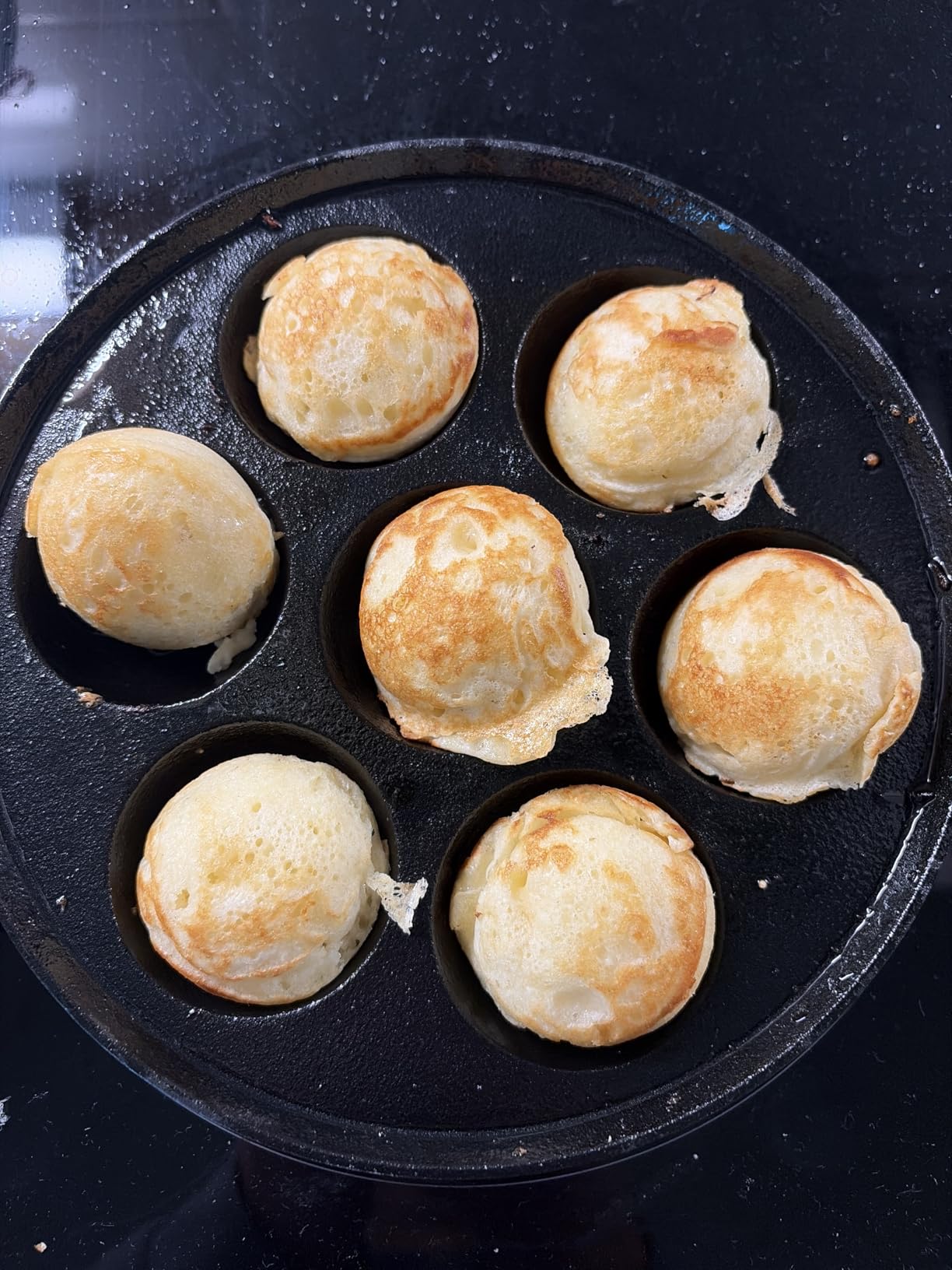 KUHA Cast Iron Aebleskiver Pan, Pre-Seasoned Danish Pancake Pan, 7.9-Inch customer photo 2