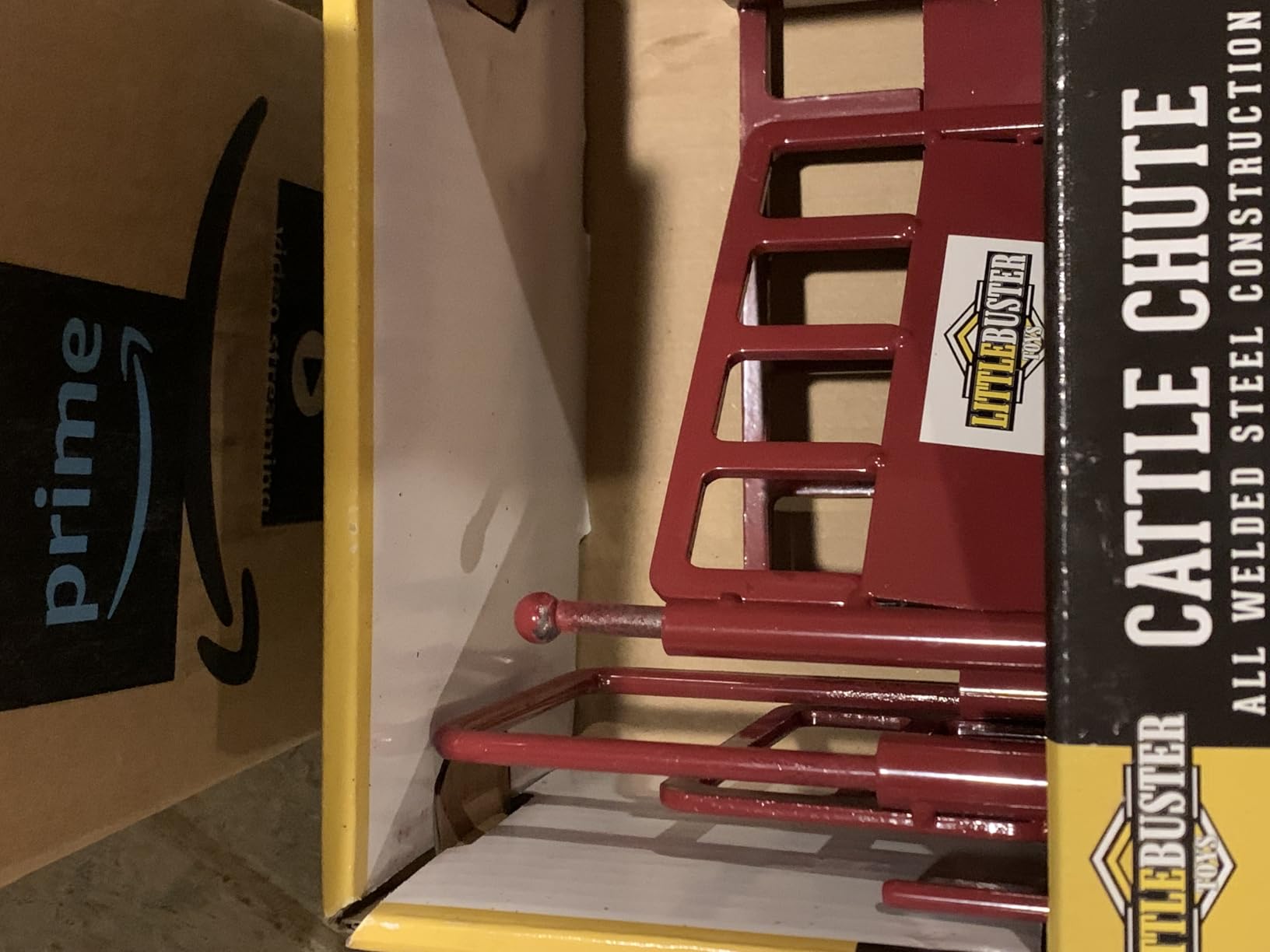 Little Buster Toys Cattle Squeeze Chute Red 1:16 Scale All-Metal Ranch Display Collectible with Working Gates and V-Neck Head Catch Durable Powder-Coated Farm Accessory for Seasonal Displays customer photo 1