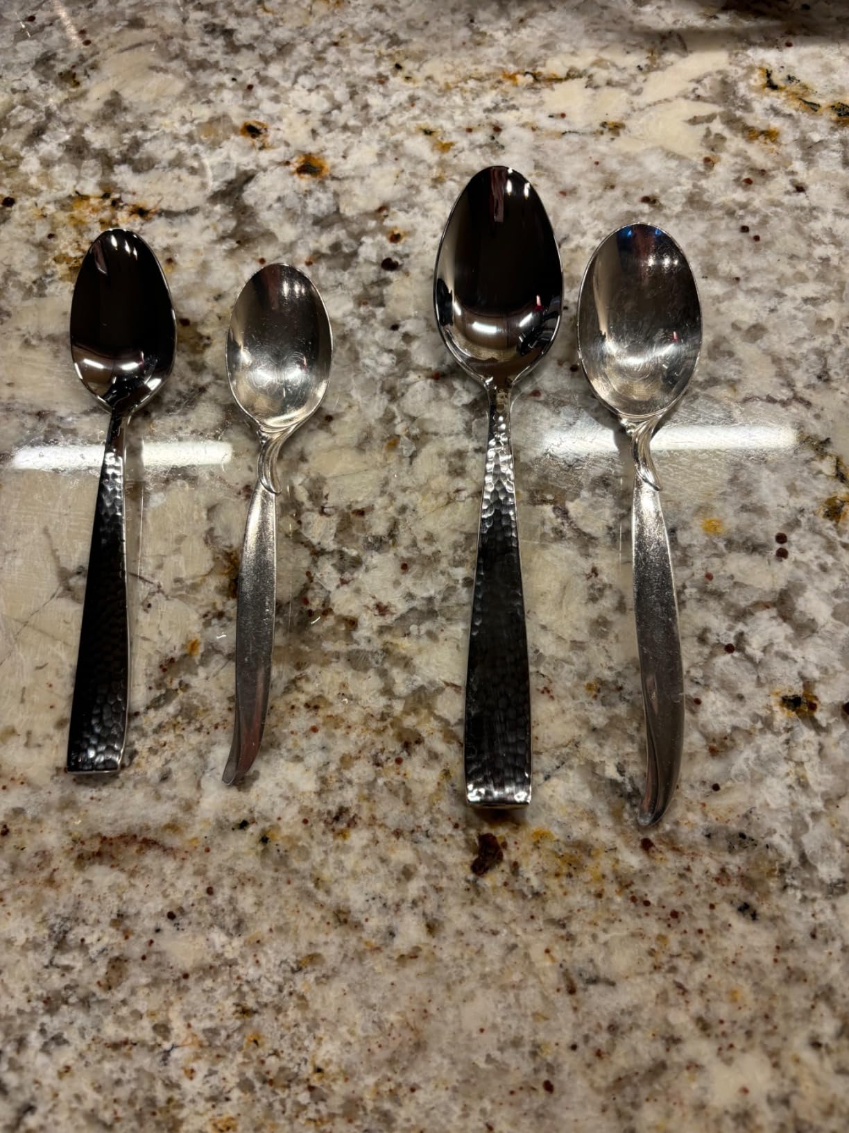 Hudson Essentials 40-Piece Hammered Stainless Steel 18/10 Flatware Silverware Set, Service for 8 (40-Piece Set) customer photo 2