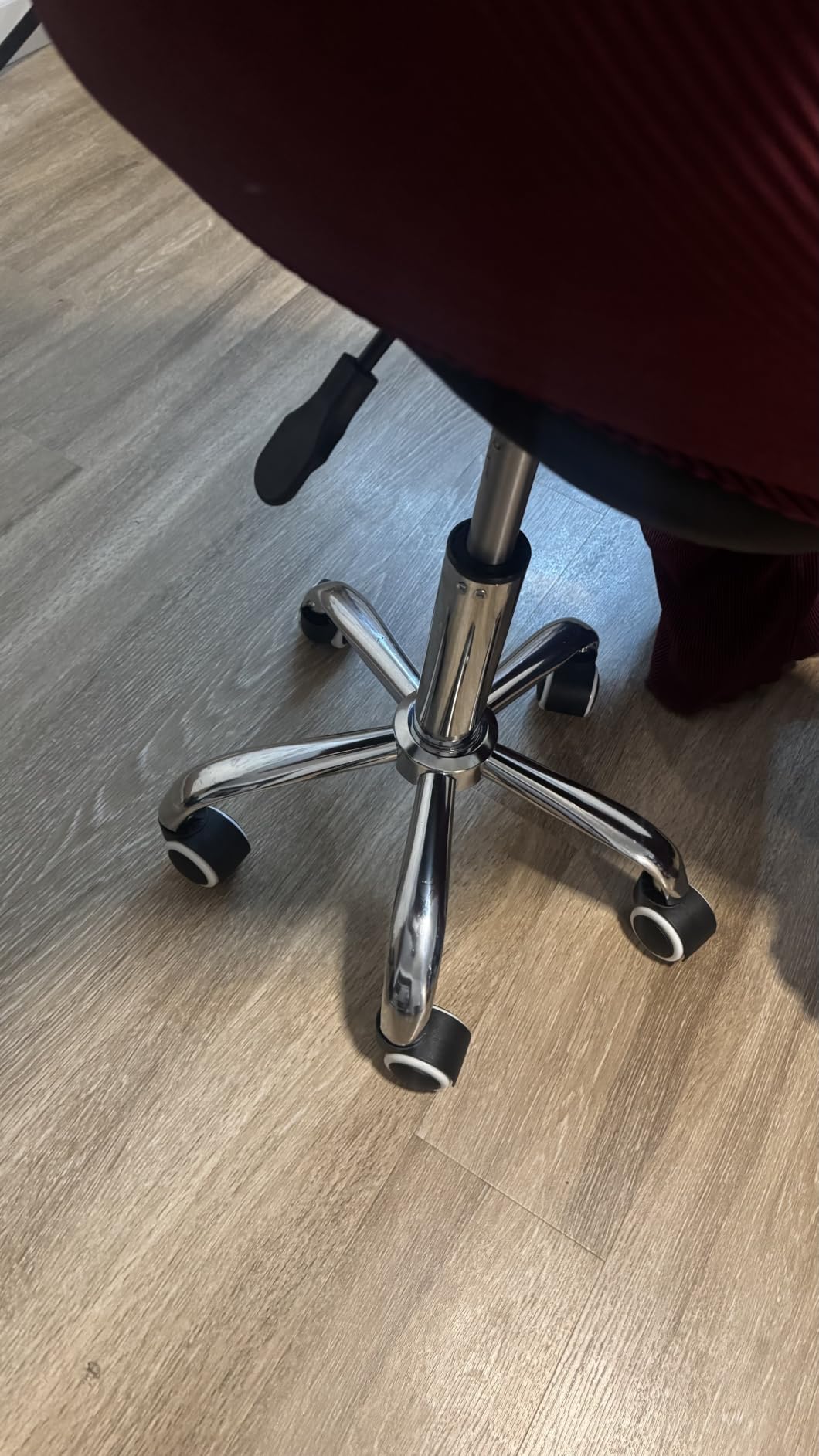 KKTONER Rolling Saddle Stool PU Leather Swivel Adjustable Rolling Stool with Wheels Salon Chair (Pink) customer photo 1