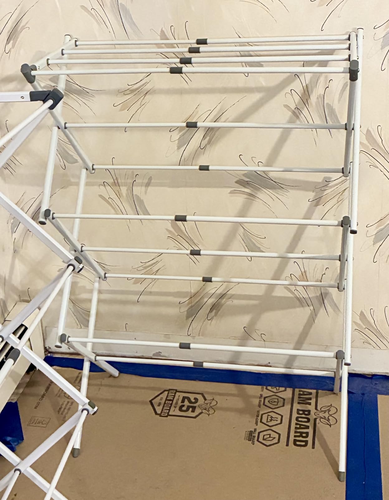 BLACK+DECKER 3 Tier Expandable Collapsing Foldable Laundry Rack for Air Drying Clothing, Space Saving Heavy Duty Lightweight Metal Drying Rack, Silver customer photo 2