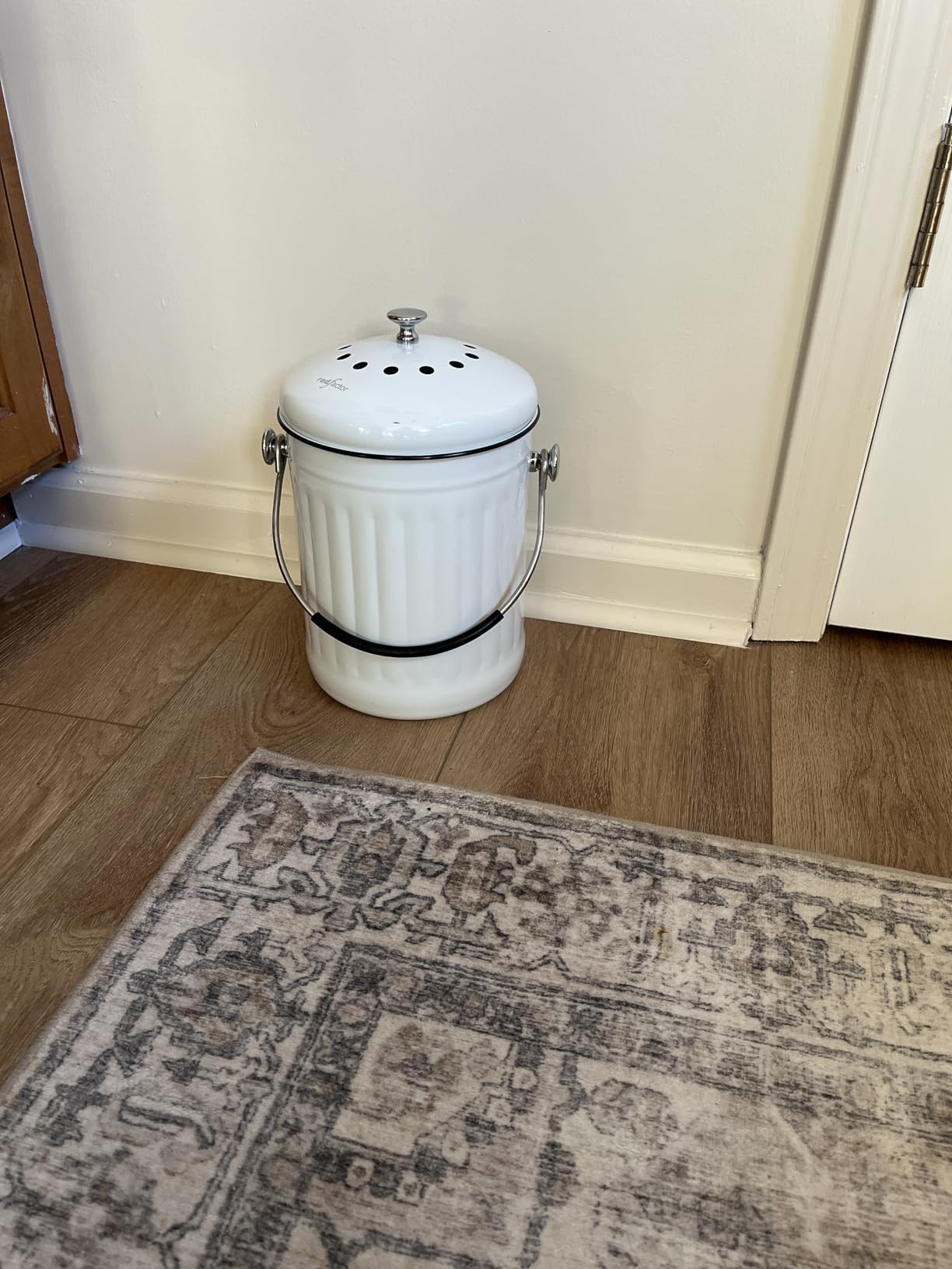 RED FACTOR Premium Compost Bin for Kitchen Countertop - Stainless Steel Food Waste Bucket with Innovative Dual Filter Technology - Includes Spare Filters (White, 1.3 Gallon) customer photo 2