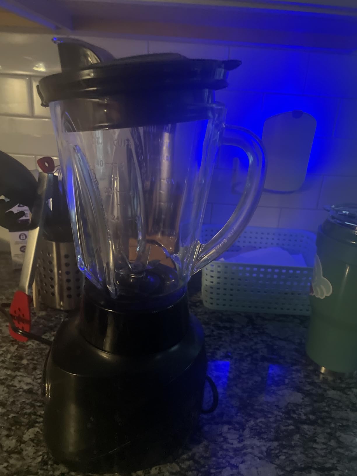 Hamilton Beach Quiet Blender for Smoothies With Wave Action System | 40 oz. Glass Jar | Quiet Design | Stainless Steel Ice Sabre Blades | 800 Watts | Black | 58175J customer photo 2