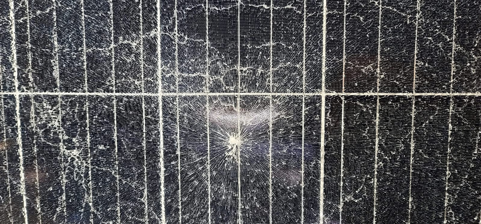 Renogy Solar Panels 640 Watt N-Type 18BB, 25% High-Efficiency | 2PCS 320W Solar Panels for Homes Rooftops Farms yards sheds Off-Grid Systems, Efficient Power in Less Space, IP68 customer photo 1