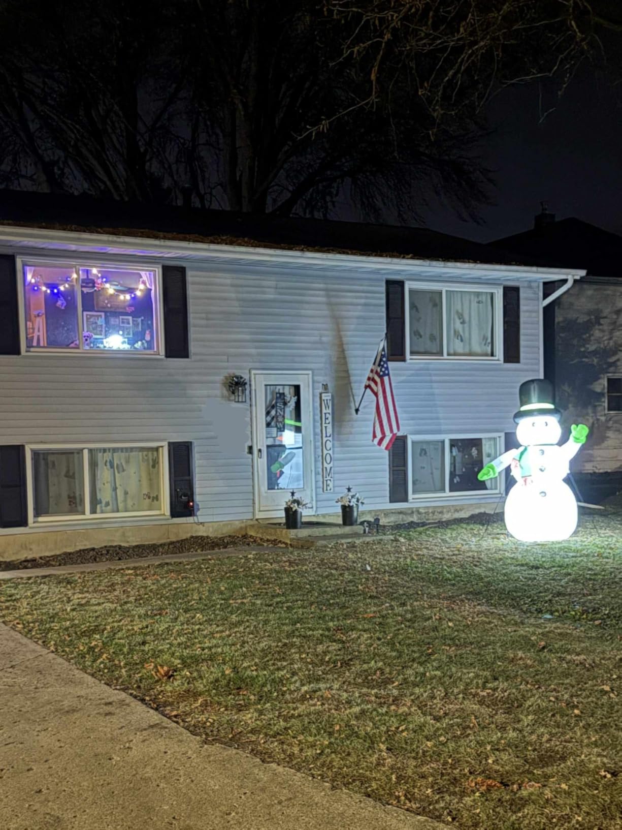 7 FT Christmas Inflatables Snowman Outdoor Yard Decorations, Christmas Blow up Snow Man with LED Lights & Black Hat, Winter Outside Decor for Holiday Party Patio Garden Lawn, Xmas New Year Kids Gifts customer photo 1