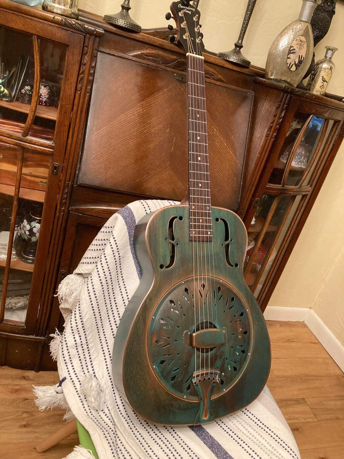 Swamp Dog Resonator, Style-0, Chicken Foot Coverplate customer photo 1