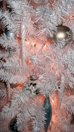 Goplus 6ft Snow Flocked Pencil Tree, Unlit Artificial Hinged Christmas Tree with Metal Stand, Slim Xmas Snowy Tree for Indoor and Outdoor Use customer photo 2
