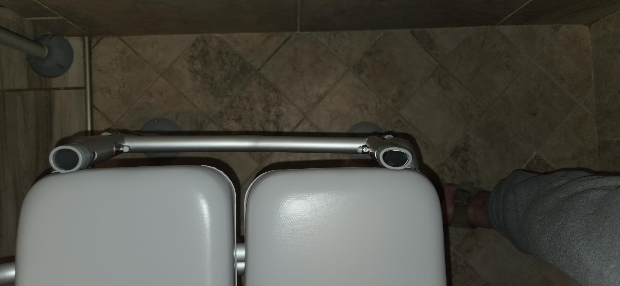 Medline Padded Transfer Bench for Bathtub and Shower, Height Adjustable, Slip-Resistant Legs, Rust-Resistant, Side Arm & Back Rest for Extra Support, 400 lb. Weight Capacity, Tool-Free Assembly customer photo 1