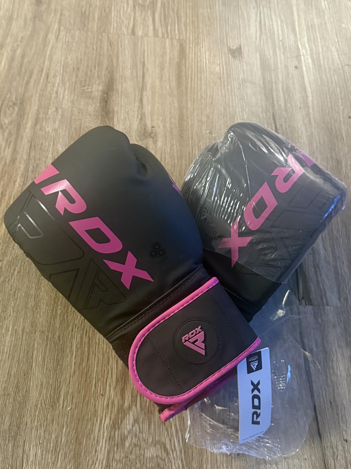 RDX Boxing Gloves, Pro Training Sparring, Maya Hide Leather, Muay Thai MMA Kickboxing, Men Women Adult, Heavy Punching Bag Focus Mitts Pads Workout, Ventilated Palm, Multi Layered, 8 10 12 14 16 18 Oz customer photo 2