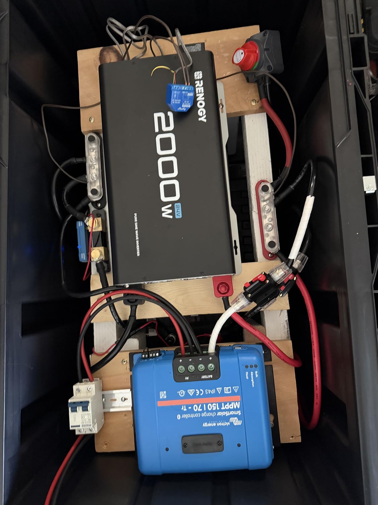 Victron Energy SmartSolar MPPT Tr Charge Controller 150V, 70A, 12/24/36/48V customer photo 1