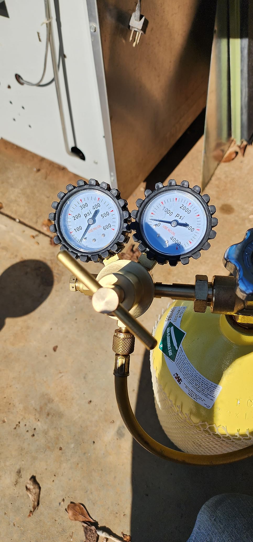 Nitrogen Regulator 0-600PSI CGA580 Inlet, 1/4-Inch Male Flare Outlet Connection,Heavy-Duty Handle,Self-reseating Relief Valve,Nitrogen Tank Regulator customer photo 1