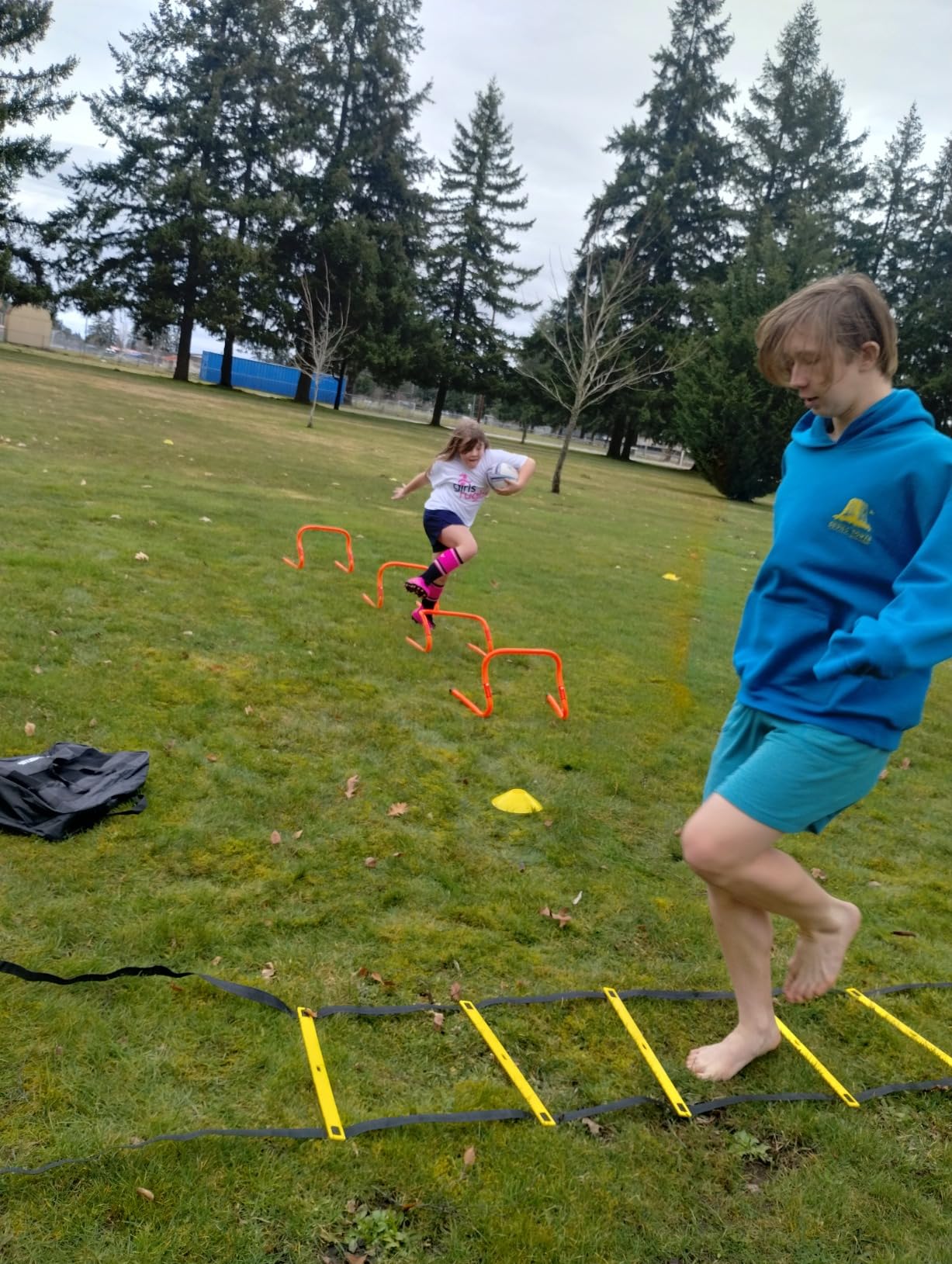 X-UMEUS Agility Ladder Speed Training Equipment Set-20ft Agility Ladder, 12 Soccer Cones, 4 Hurdles, Jump Rope, Running Parachute | Basketball Football Soccer Training Equipment for Kids Youth Adults customer photo 1